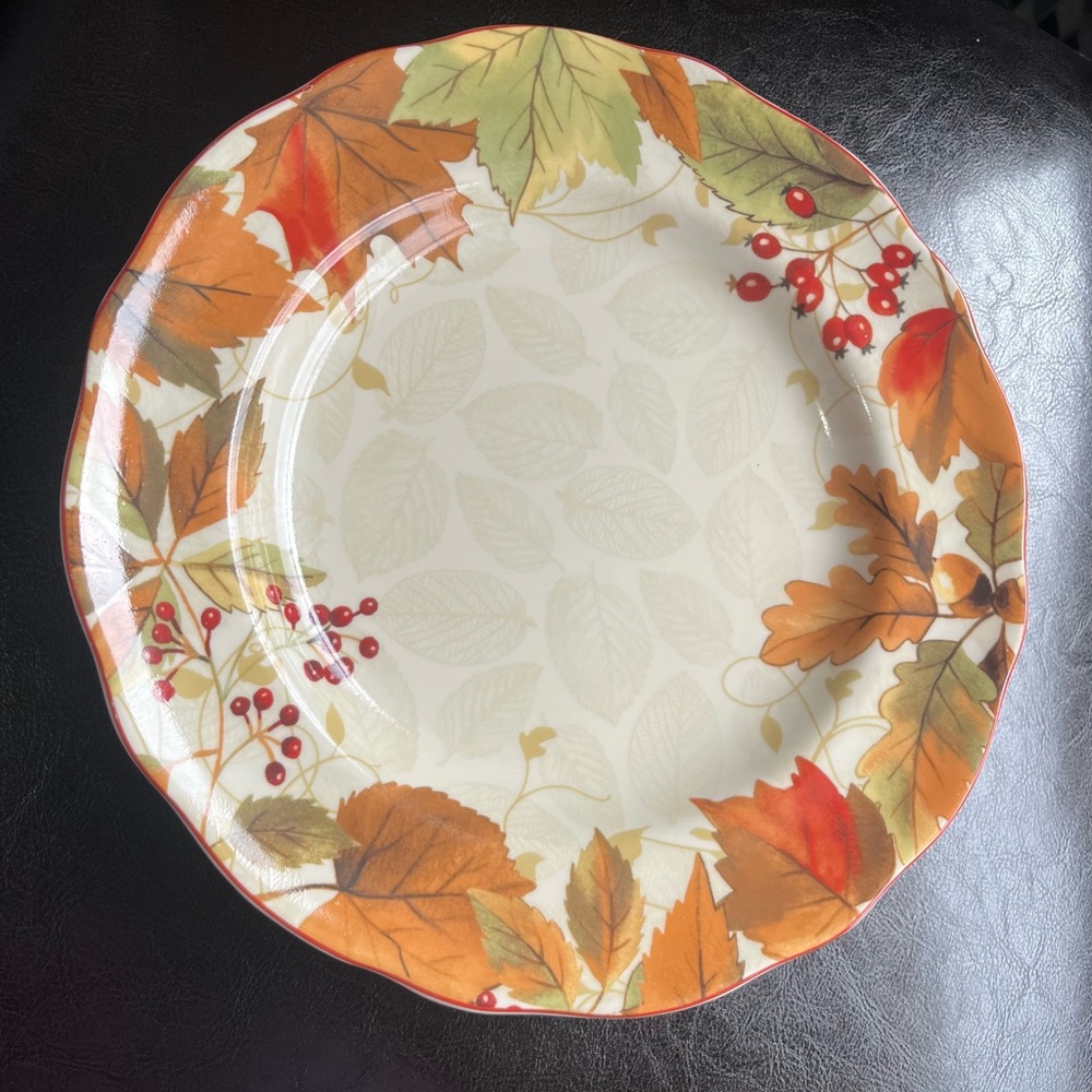 Autumn Leaf Dinner Plate one piece - Picture 2 of 4